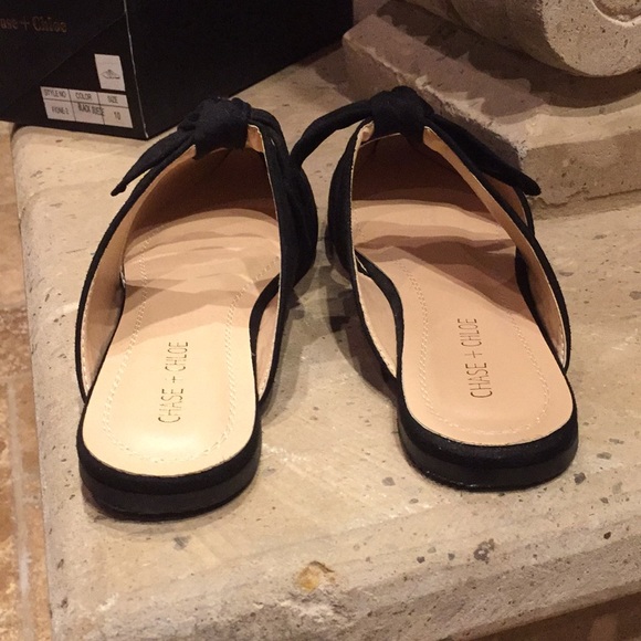 {Chase + Chloe}Sz 5.5 Faux Suede Bow Tie Slip Ons - Picture 6 of 8